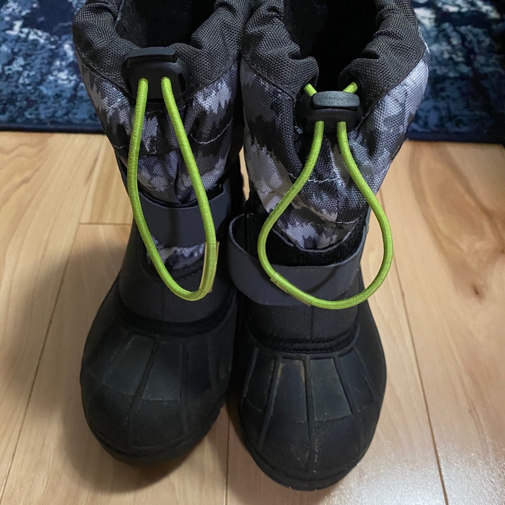Columbia powderbug size 12